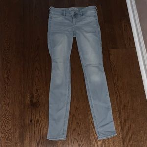 Hollister light wash jeans (NEVER WORN!)